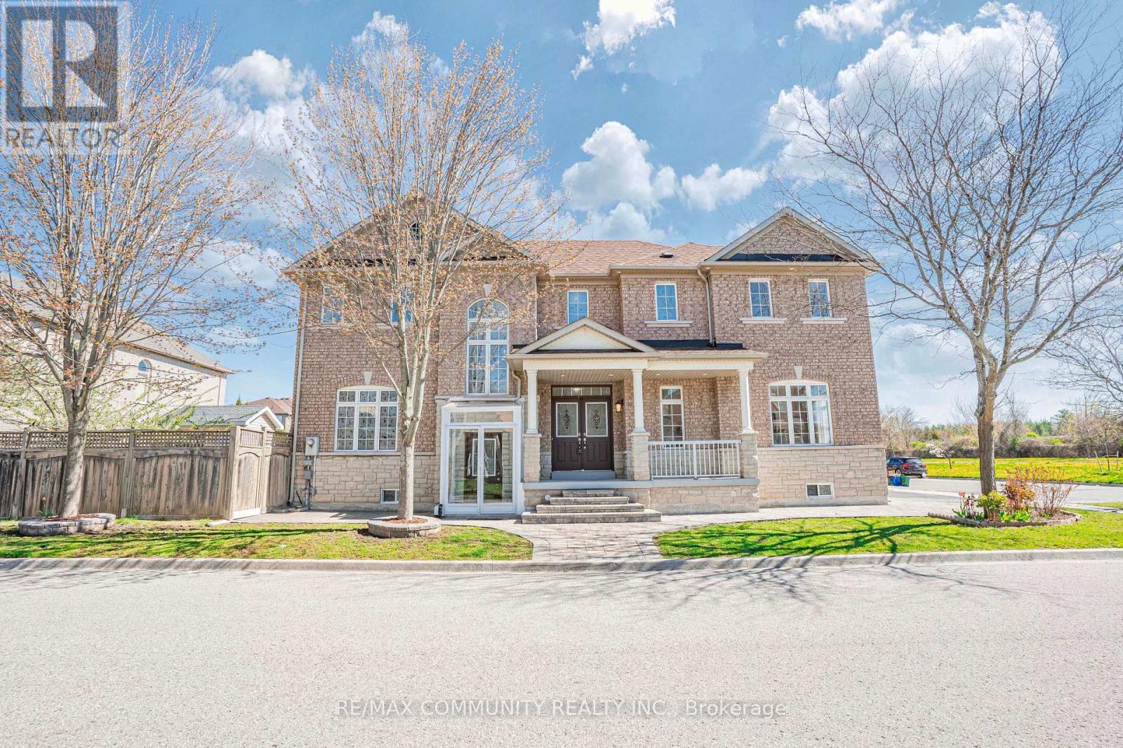 Property at 42 REGINALD LAMB CRESCENT image 1