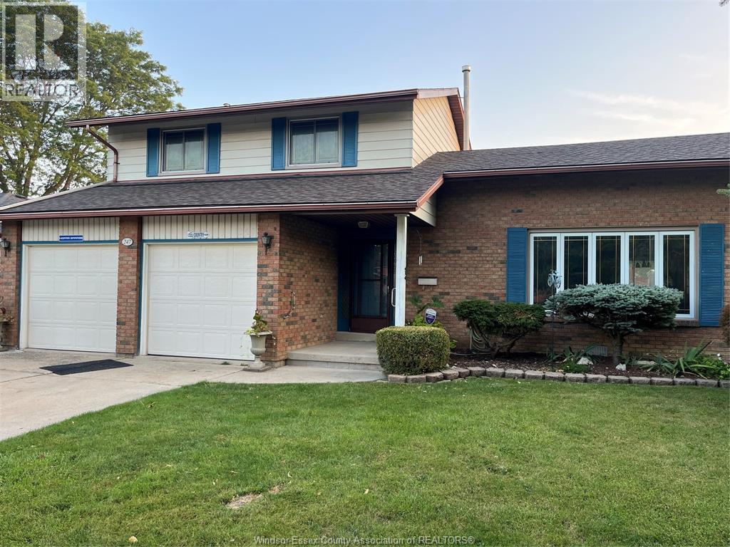 MLS# 25020147: 247 GEORGE CRESCENT, Lakeshore, Canada