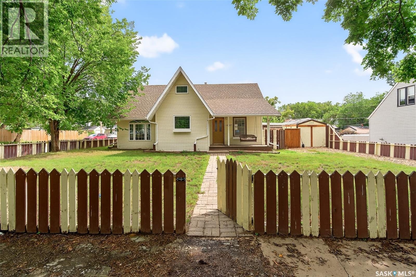 Property at 1097 Connaught AVENUE image 2