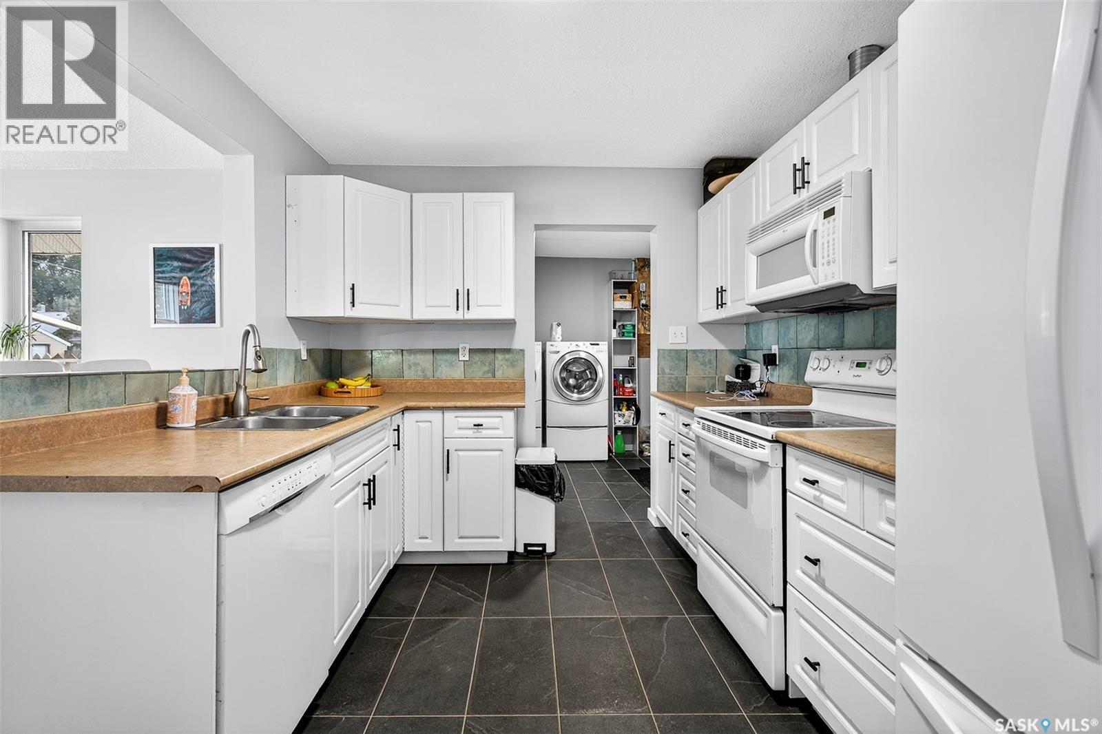 Property at 1097 Connaught AVENUE image 5