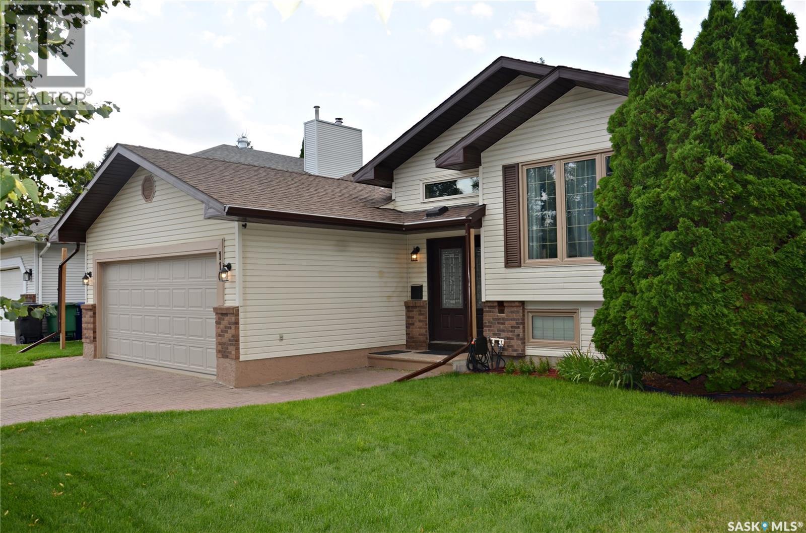 Property at 110 Bronson CRESCENT image 2
