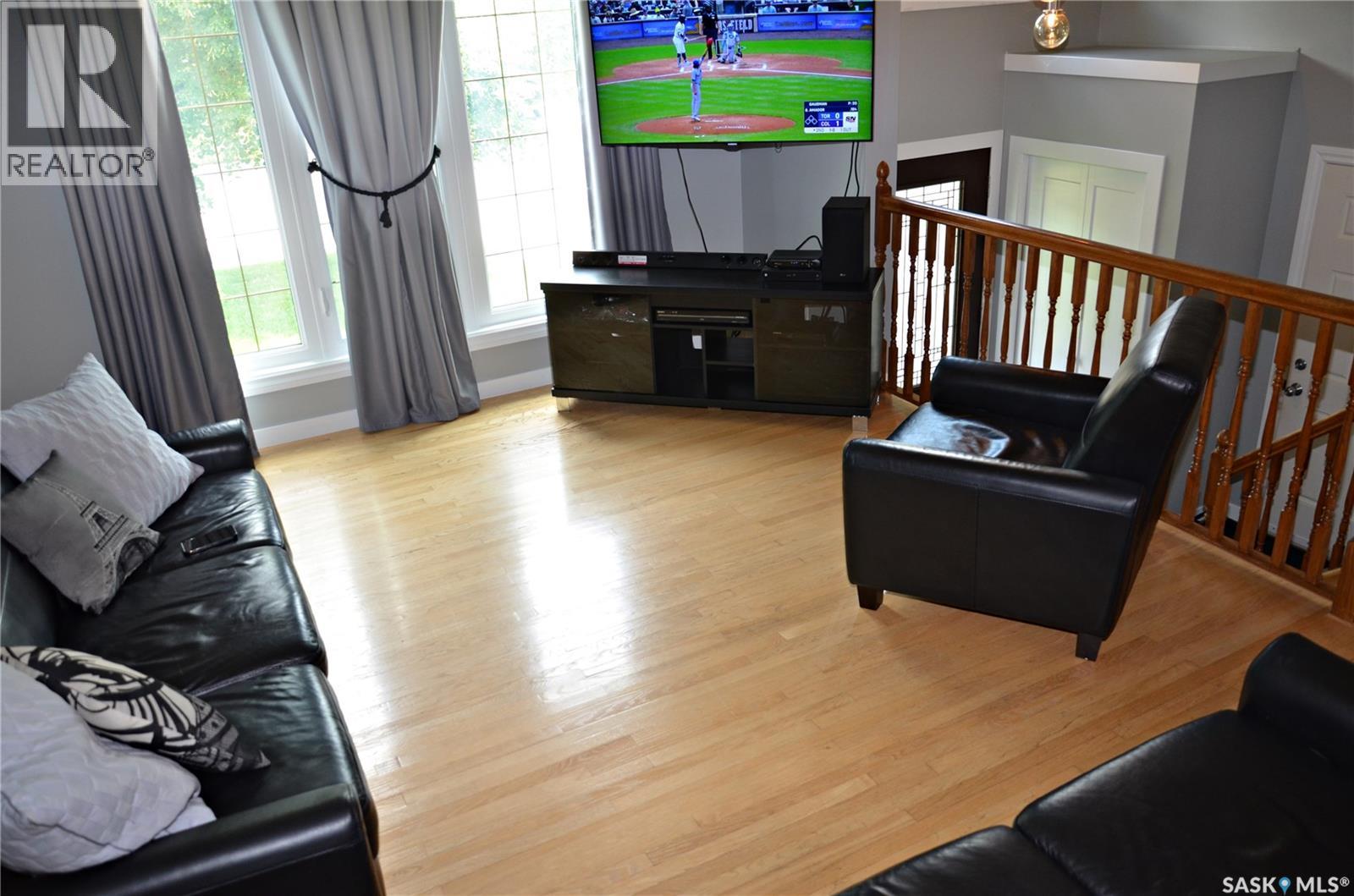 Property at 110 Bronson CRESCENT image 5