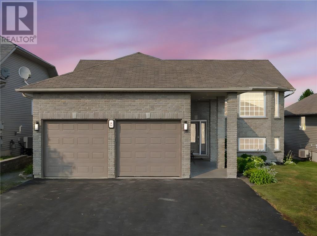 8 Alliston Street, Sudbury, Ontario  P3B 0B3 - Photo 2 - 2124023