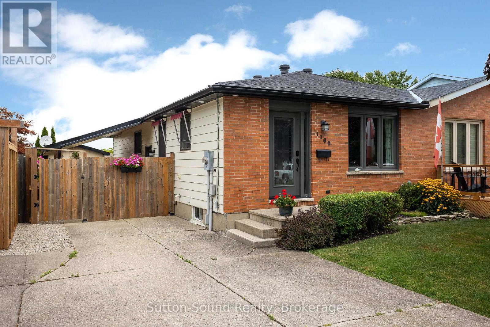 1160 12th Street E, Owen Sound, Ontario  N4K 5Y6 - Photo 1 - X12099102