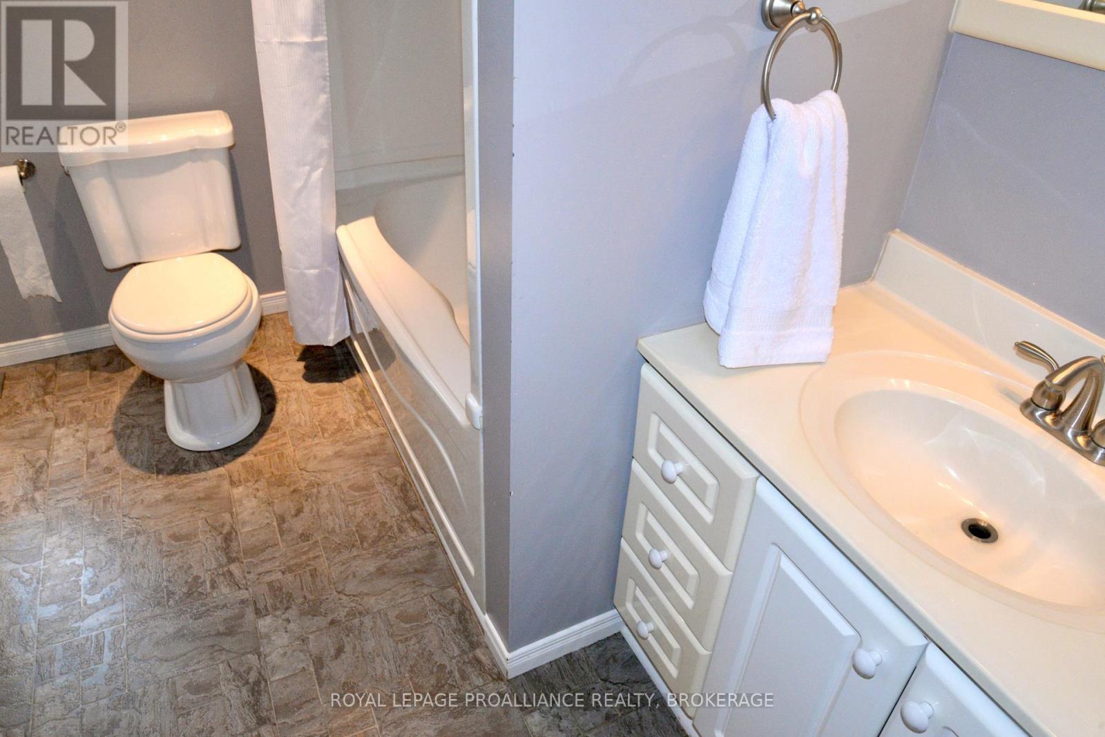 4664 Highway 15, Kingston, Ontario  K0H 2N0 - Photo 8 - X12332589