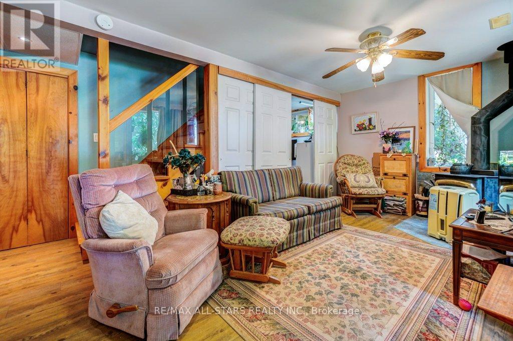 6 Leisure Lane, Kawartha Lakes, Ontario  K9V 4R1 - Photo 17 - X12332599