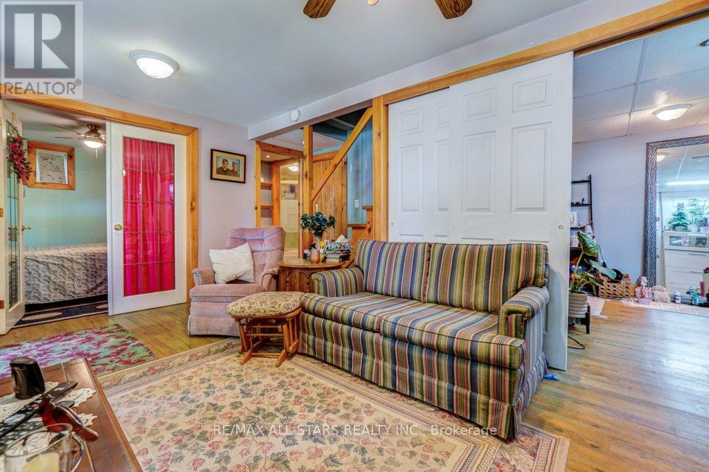 6 Leisure Lane, Kawartha Lakes, Ontario  K9V 4R1 - Photo 18 - X12332599