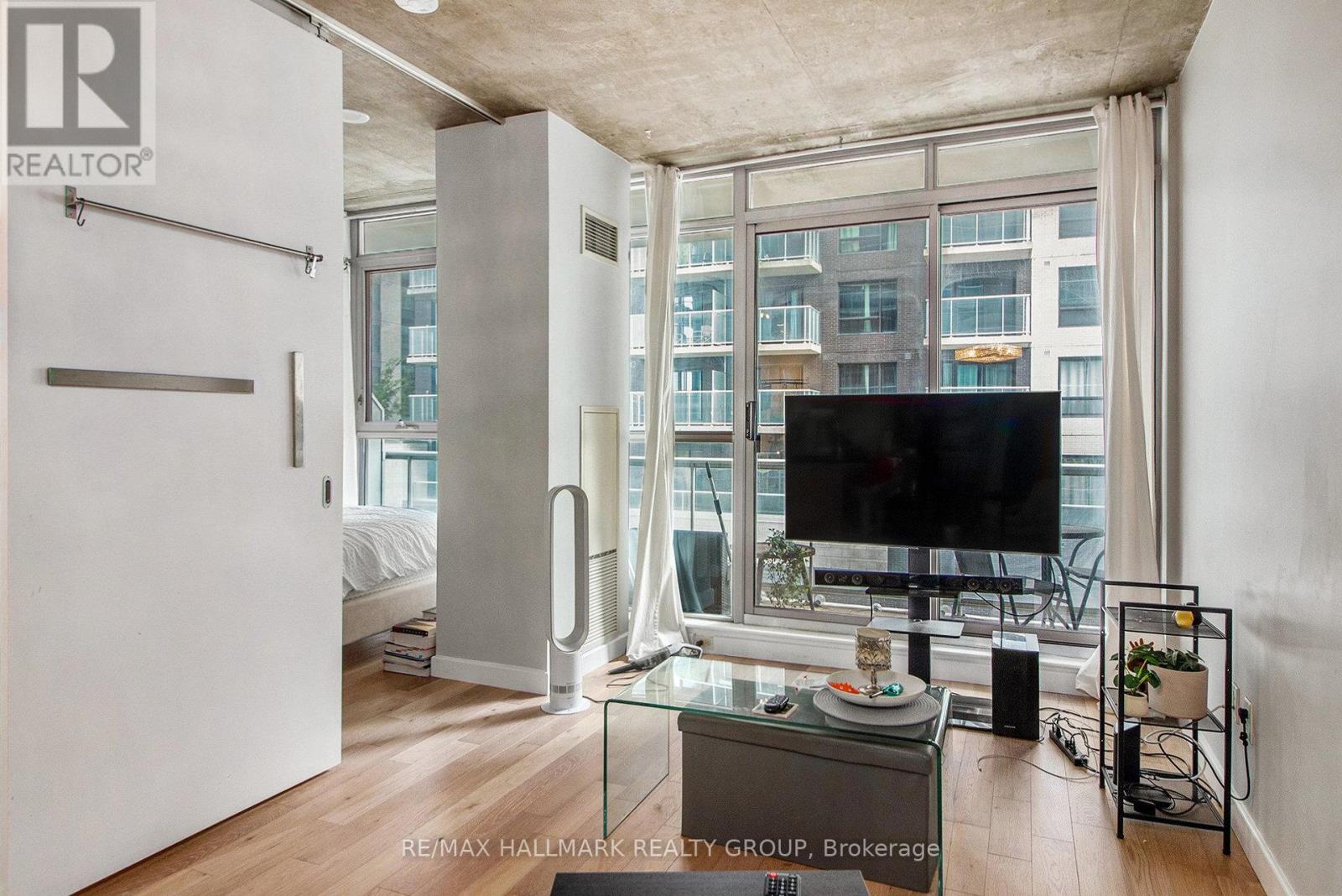 405 - 179 George Street, Ottawa, Ontario  K1N 1J8 - Photo 4 - X12332575