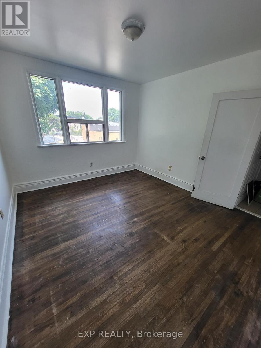 2 - 9 Proctor Boulevard, Hamilton, Ontario  L8M 2M2 - Photo 2 - X12332586