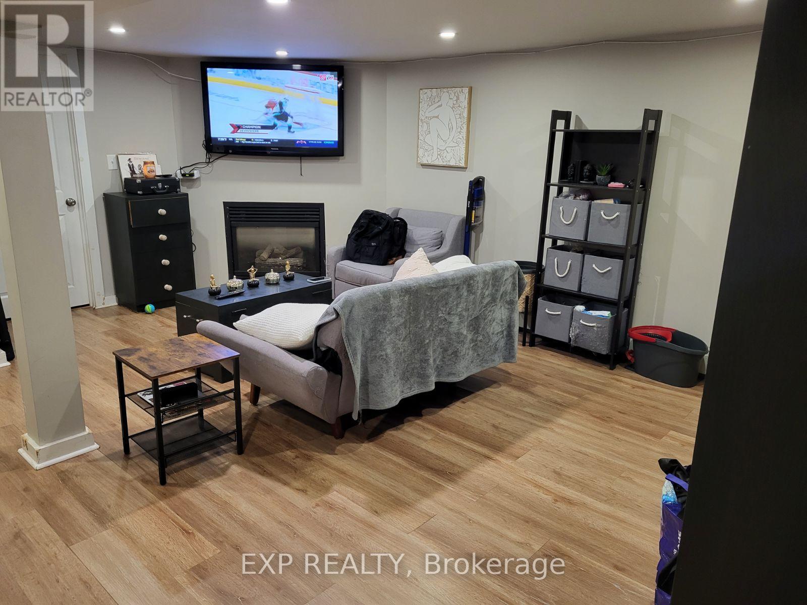 B - 58 Fairholt Road S, Hamilton, Ontario  L8M 2T4 - Photo 10 - X12332592