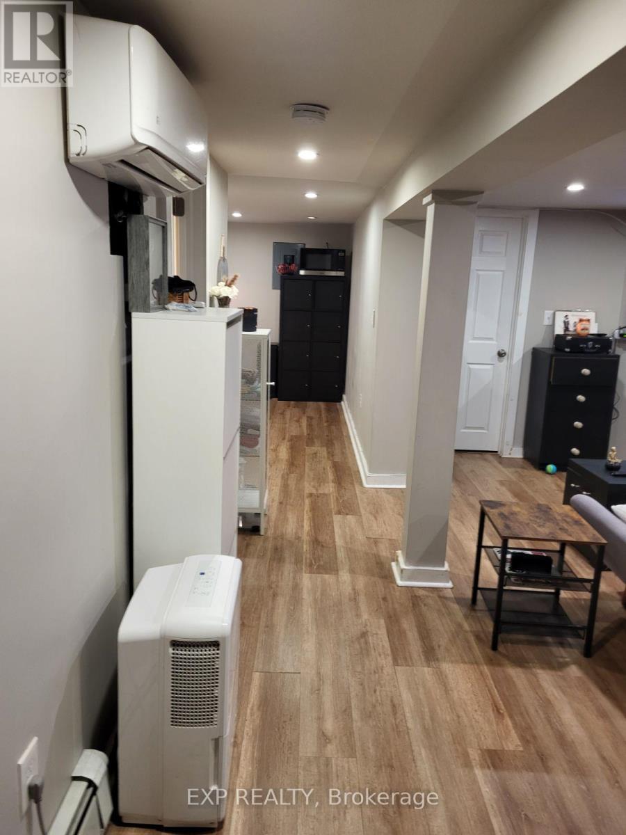 B - 58 Fairholt Road S, Hamilton, Ontario  L8M 2T4 - Photo 11 - X12332592