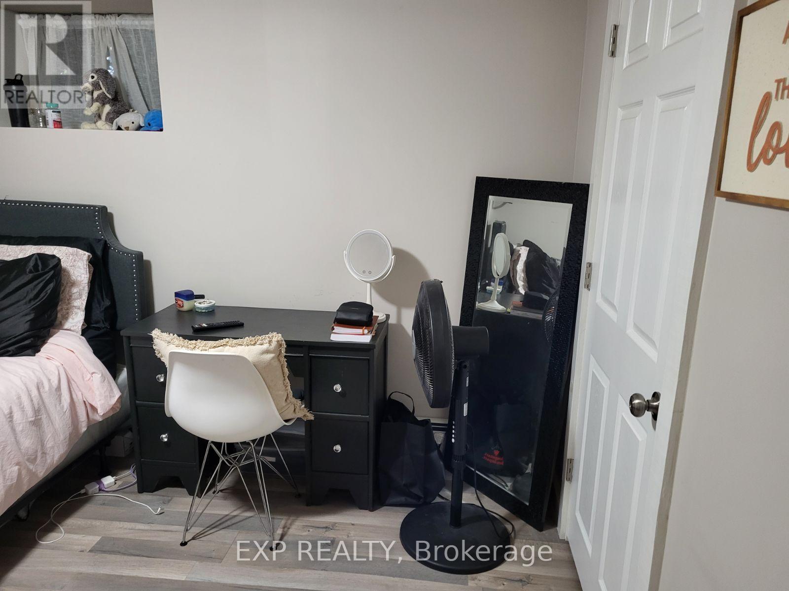 B - 58 Fairholt Road S, Hamilton, Ontario  L8M 2T4 - Photo 13 - X12332592