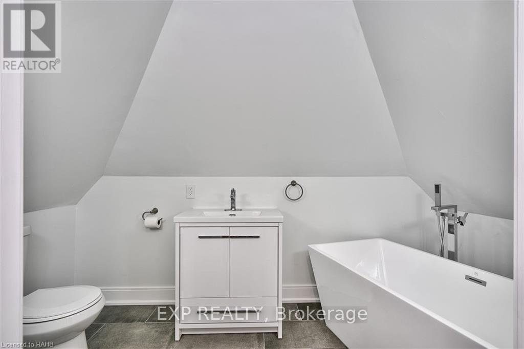 2 - 734 Cannon Street E, Hamilton, Ontario  L8L 2G9 - Photo 14 - X12332593