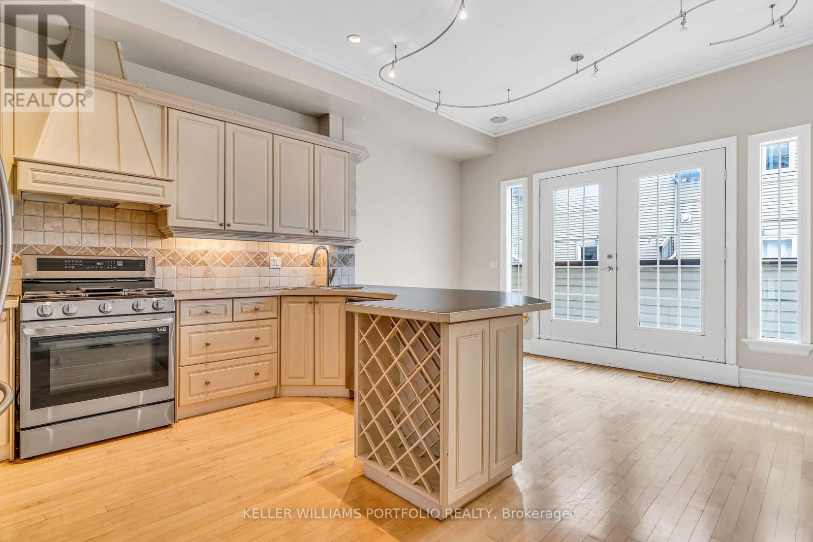 9a Woodfield Rd Road, Toronto, Ontario  M4L 2W4 - Photo 7 - E12332525