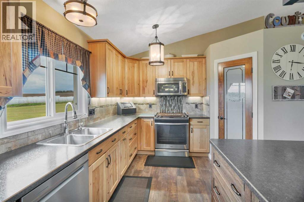 421077 Range Road 274, Rural Ponoka County, Alberta  T4L 2N3 - Photo 8 - A2242739