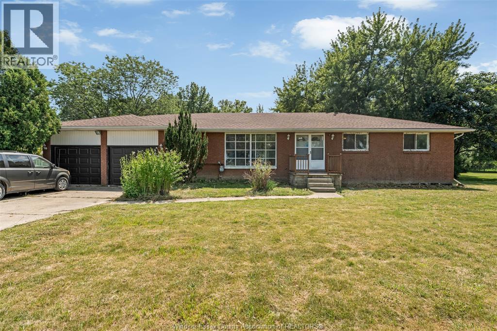 MLS# 25020151: 8061 MIDDLE SIDE ROAD, Amherstburg, Canada