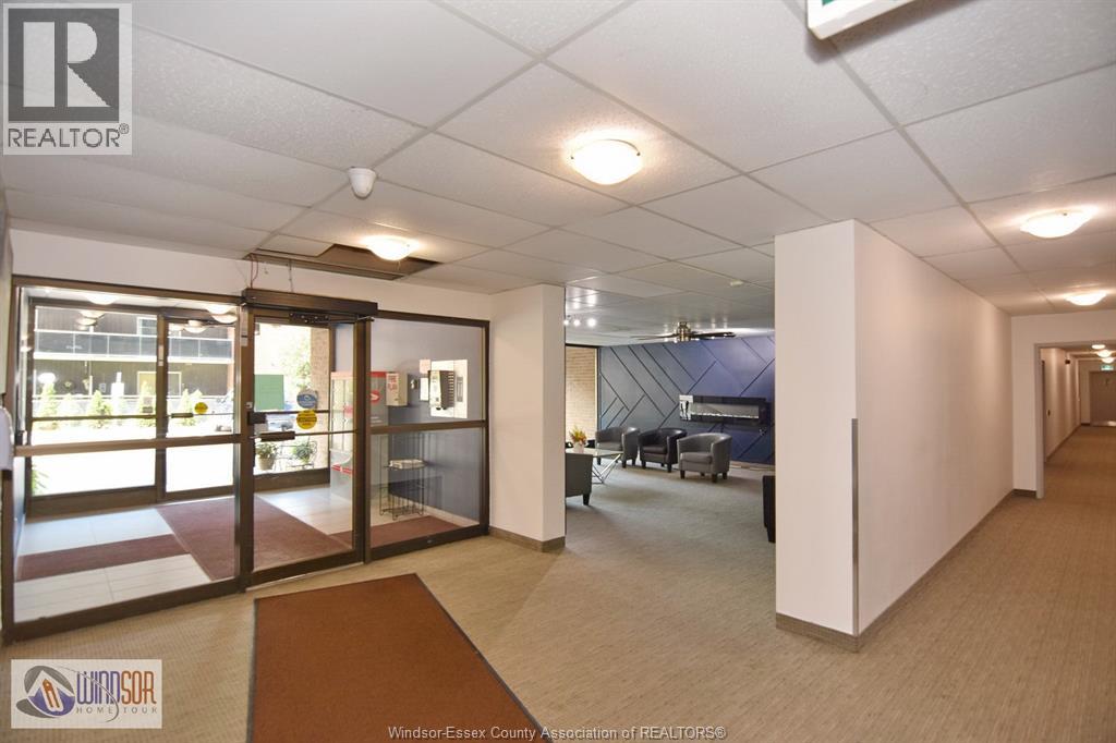 Property at 3936 WYANDOTTE Unit# 508 image 3