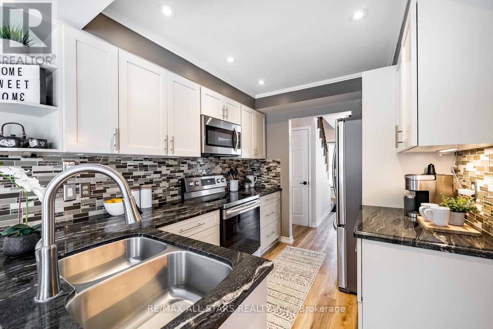 155 Willow Lane, Newmarket, Ontario  L3Y 4J1 - Photo 14 - N12332401