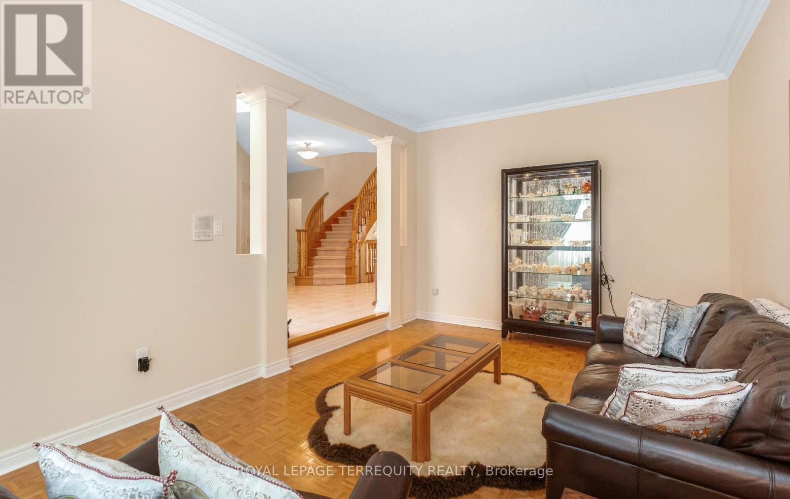 5187 Forest Ridge Drive, Mississauga, Ontario  L5M 5B3 - Photo 8 - W12332442