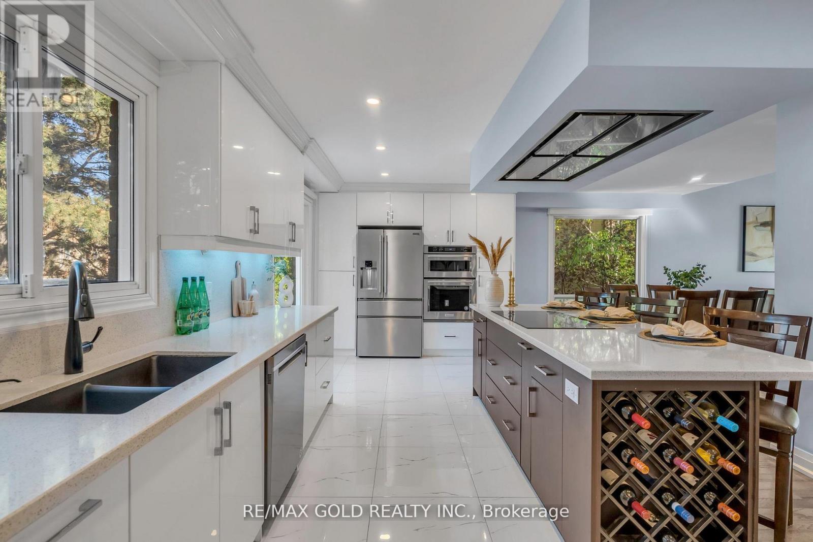 Property at 18 TRILLIUM COURT image 1