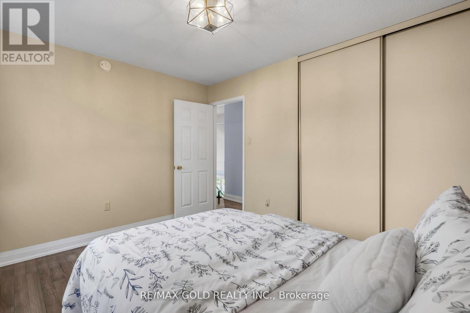 18 Trillium Court, Brampton, Ontario  L6S 3L8 - Photo 33 - W12332504
