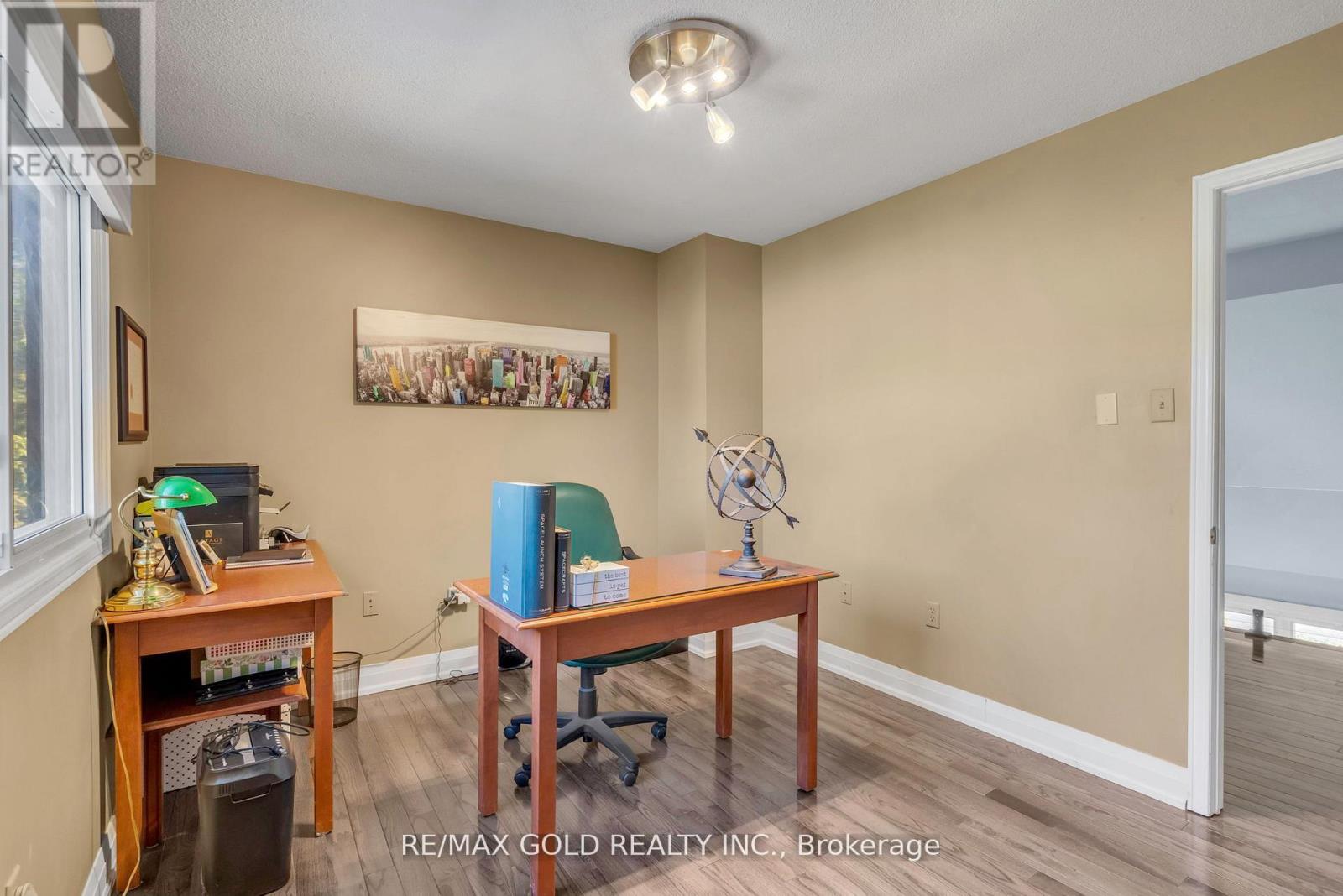 18 Trillium Court, Brampton, Ontario  L6S 3L8 - Photo 37 - W12332504
