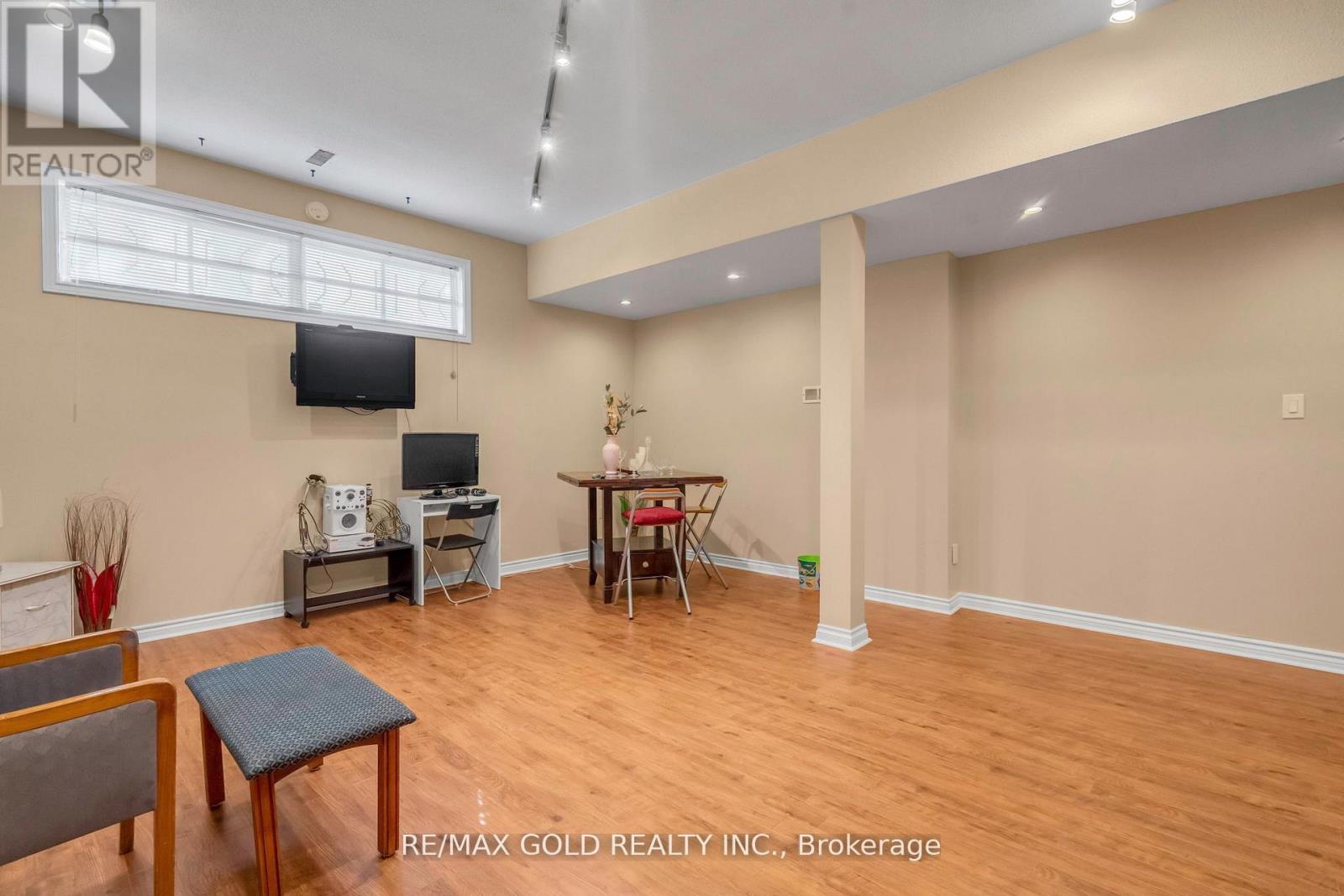 18 Trillium Court, Brampton, Ontario  L6S 3L8 - Photo 40 - W12332504