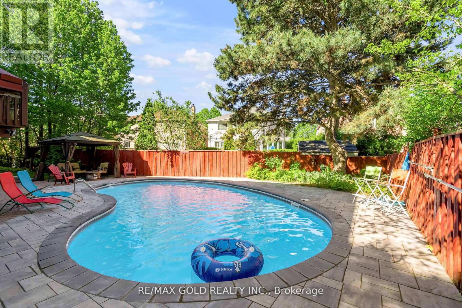 18 Trillium Court, Brampton, Ontario  L6S 3L8 - Photo 46 - W12332504