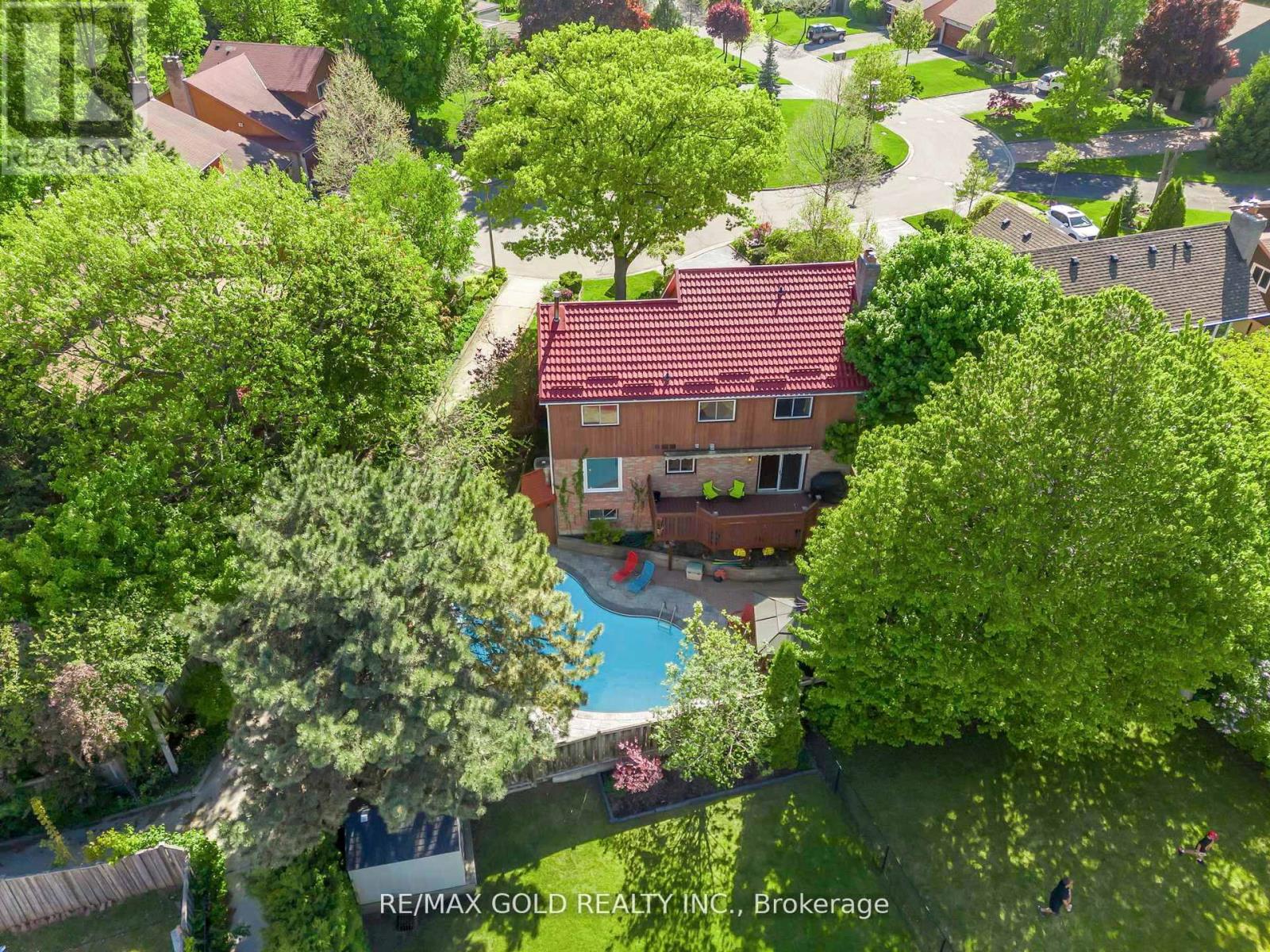 18 Trillium Court, Brampton, Ontario  L6S 3L8 - Photo 50 - W12332504