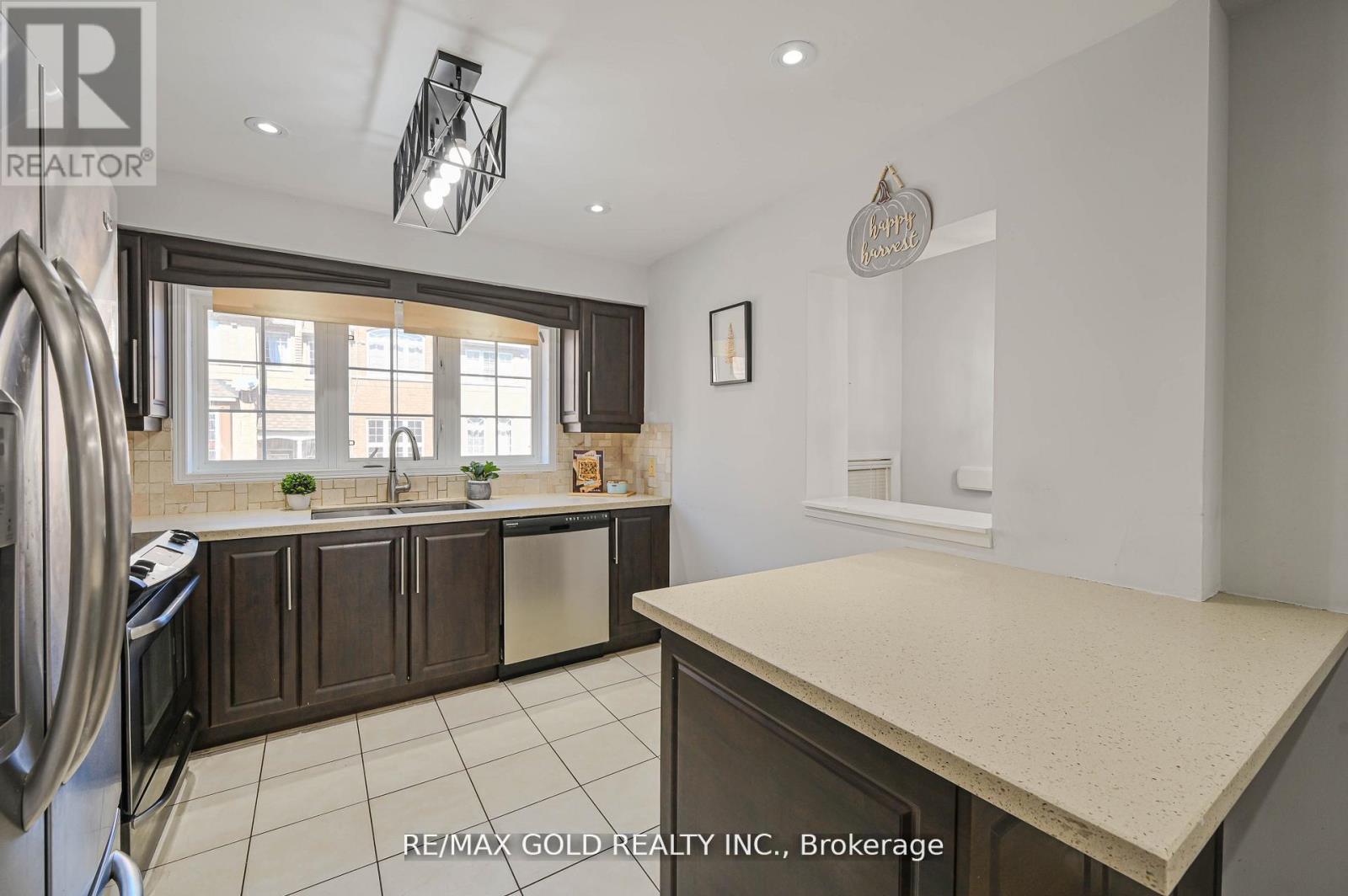 66 - 50 Strathaven Drive, Mississauga, Ontario  L5R 4E7 - Photo 11 - W12332557