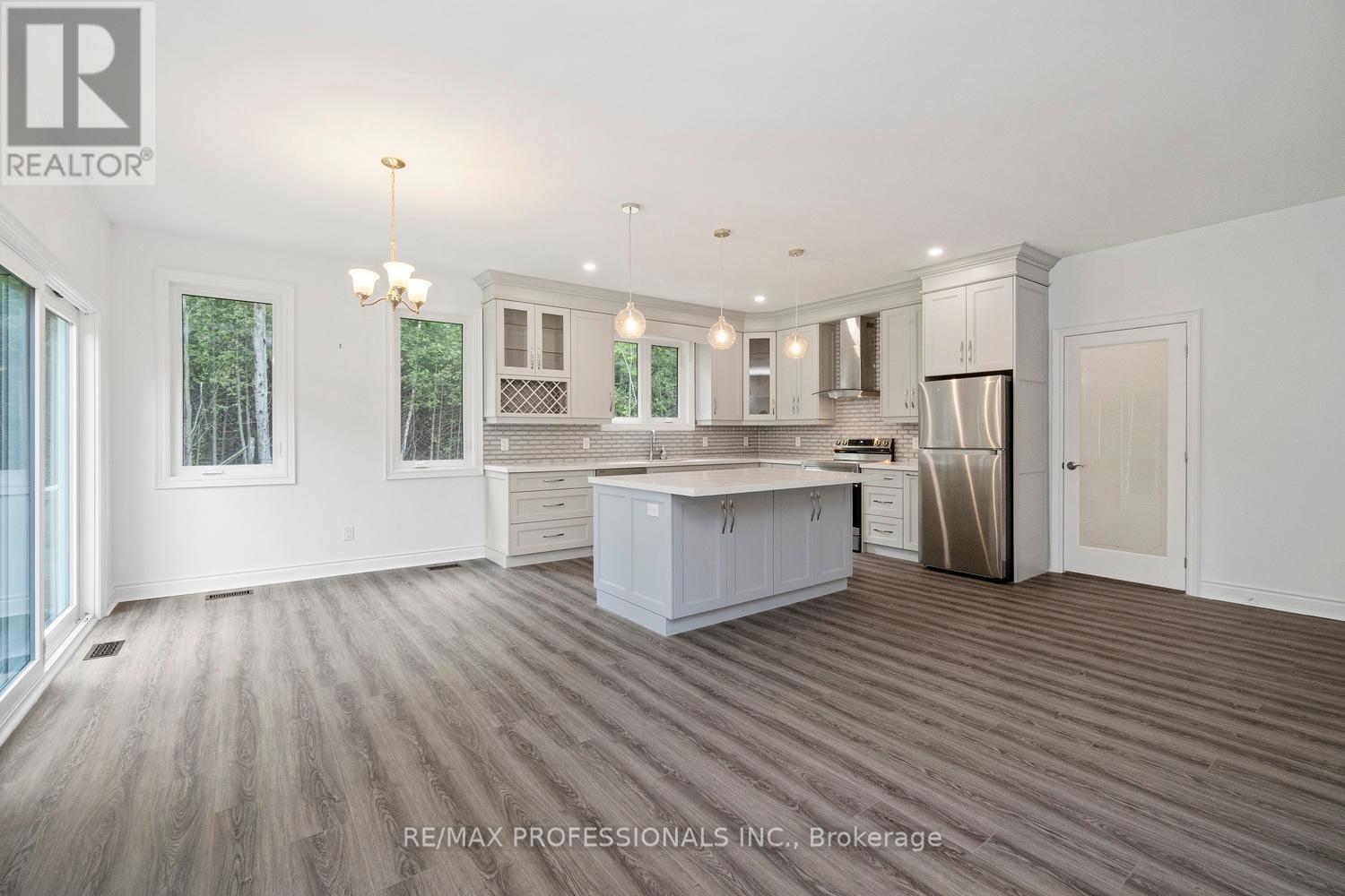 734565 West Back Line, Grey Highlands, Ontario  N0C 1H0 - Photo 11 - X12332379