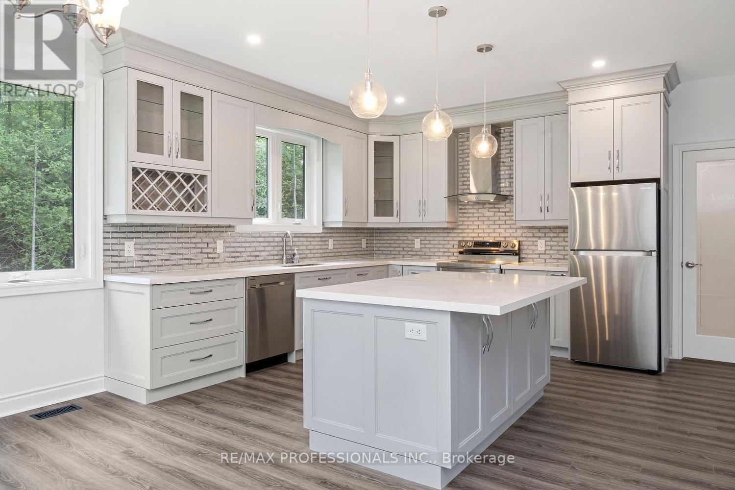 734565 West Back Line, Grey Highlands, Ontario  N0C 1H0 - Photo 14 - X12332379