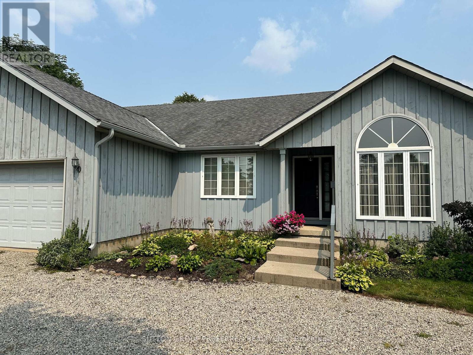 174 Quarter Town Line, Tillsonburg, Ontario  N4G 4E1 - Photo 1 - X12332714
