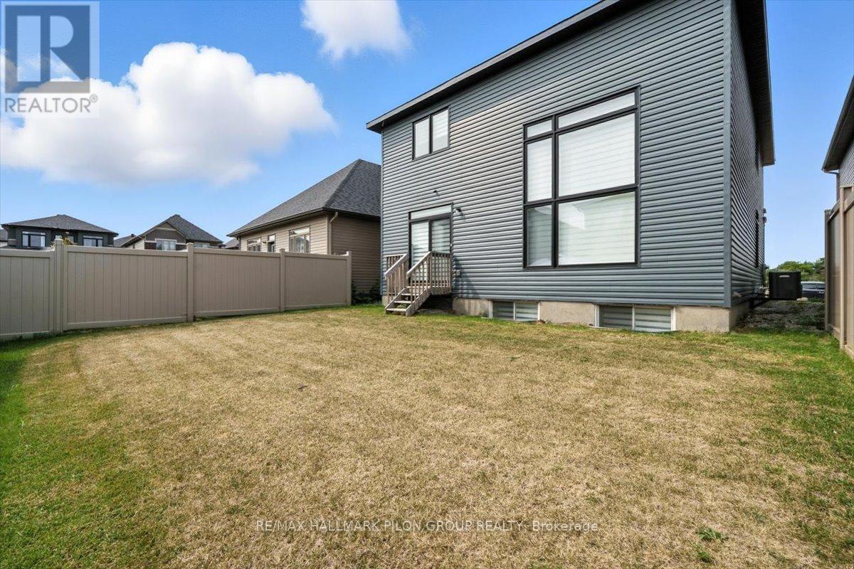 72 Big Dipper Street, Ottawa, Ontario  K4M 0L8 - Photo 22 - X12332663