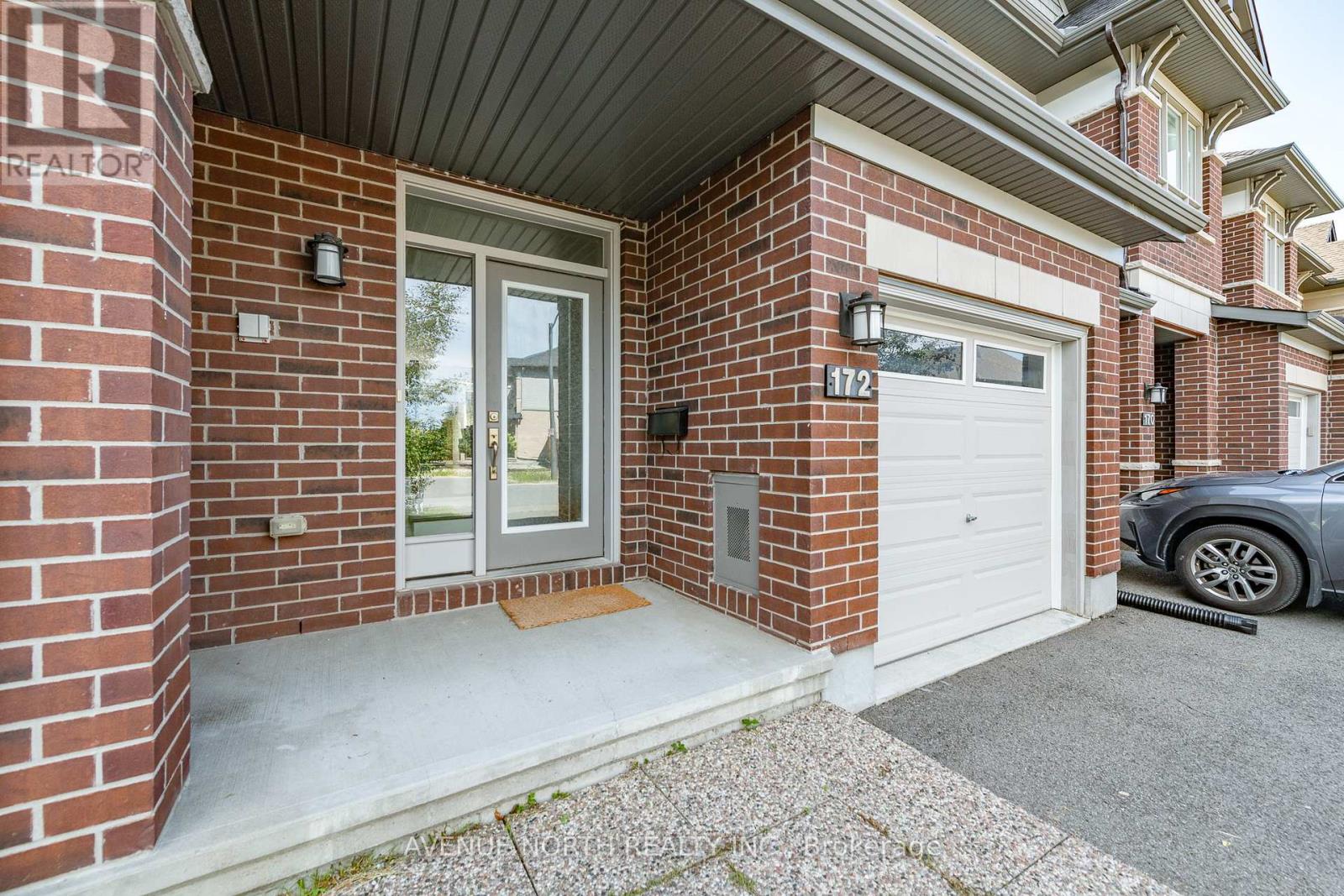Property at 172 LARIMAR CIRCLE image 3