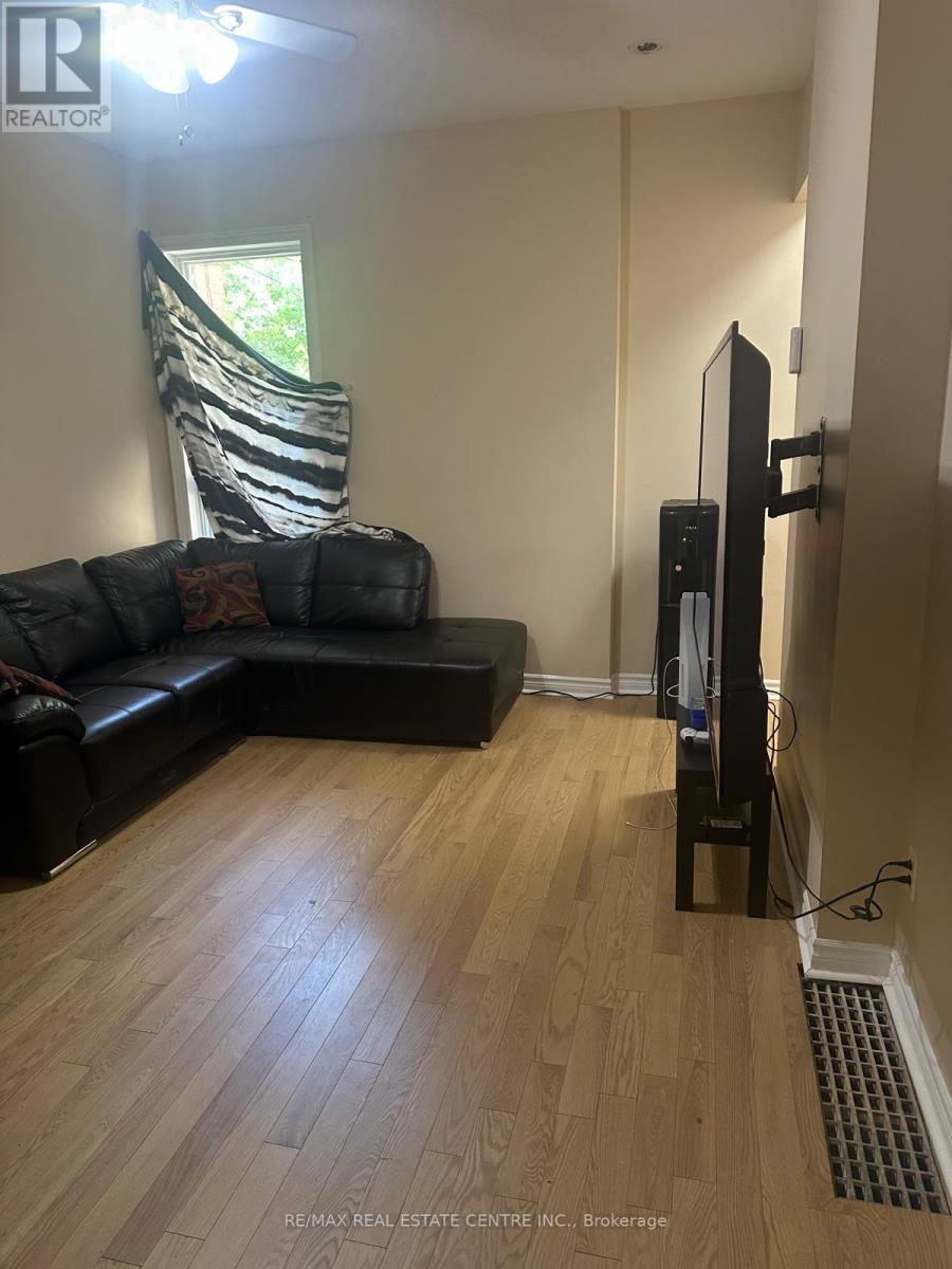 Property at 6 RAY AVENUE image 4