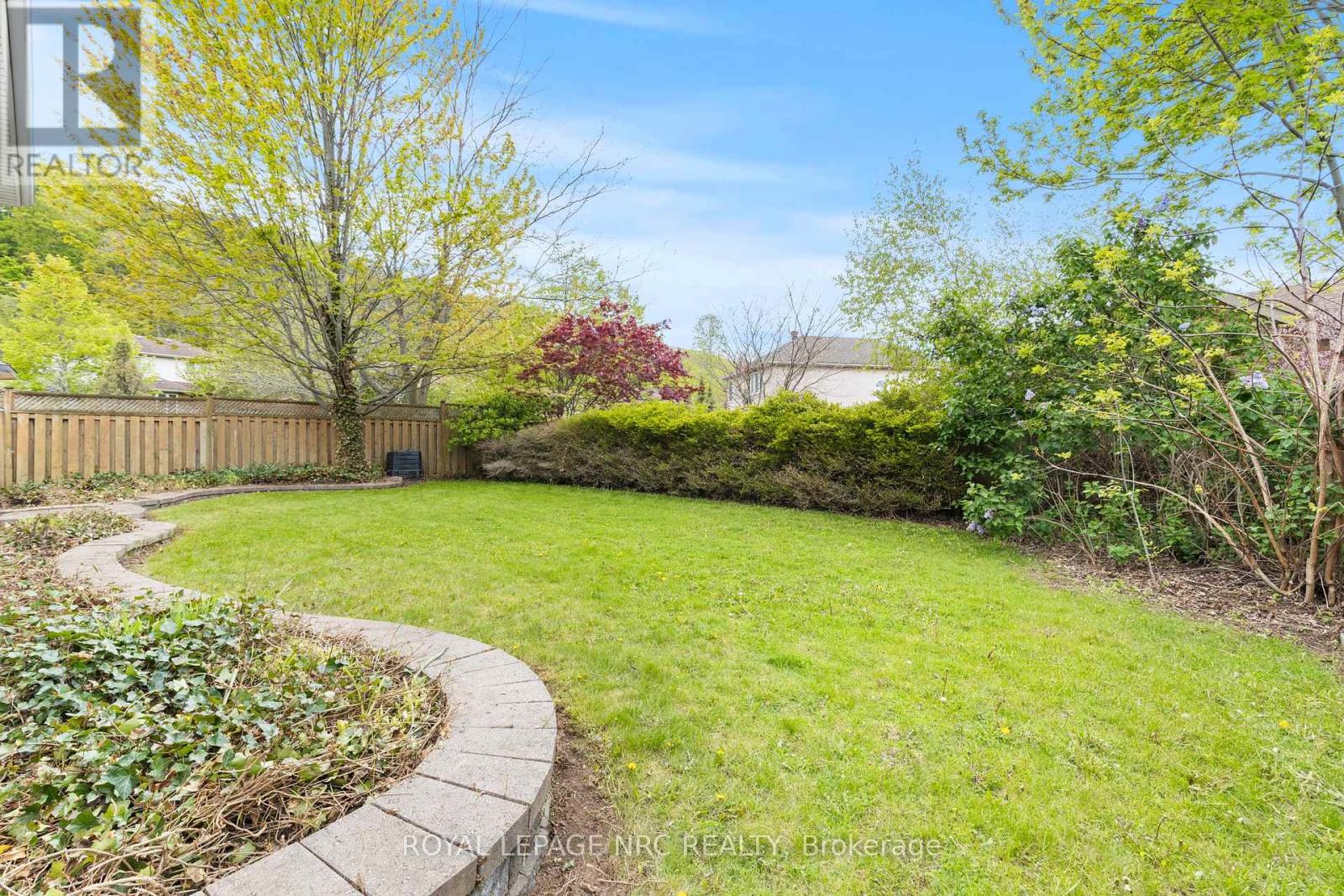 38 Baker Road, Grimsby, Ontario  L3M 5H6 - Photo 37 - X12332649