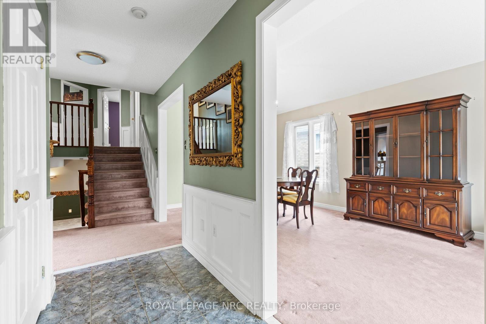 38 Baker Road, Grimsby, Ontario  L3M 5H6 - Photo 5 - X12332649