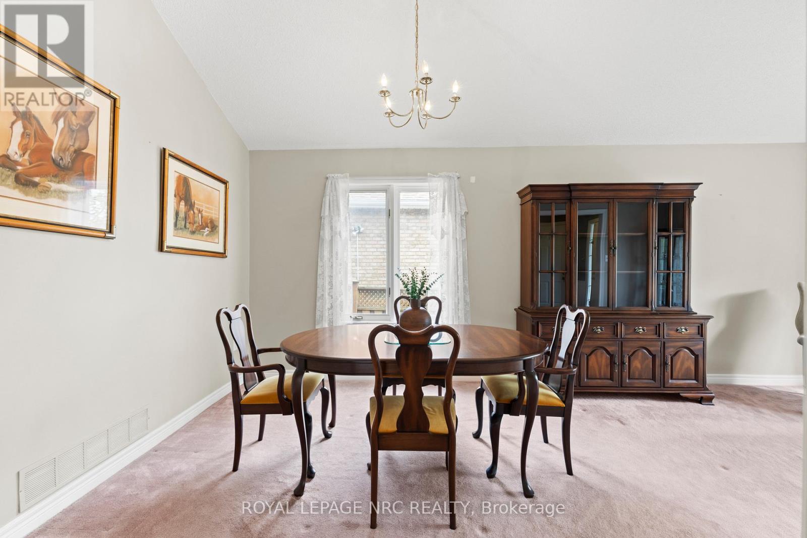 38 Baker Road, Grimsby, Ontario  L3M 5H6 - Photo 7 - X12332649