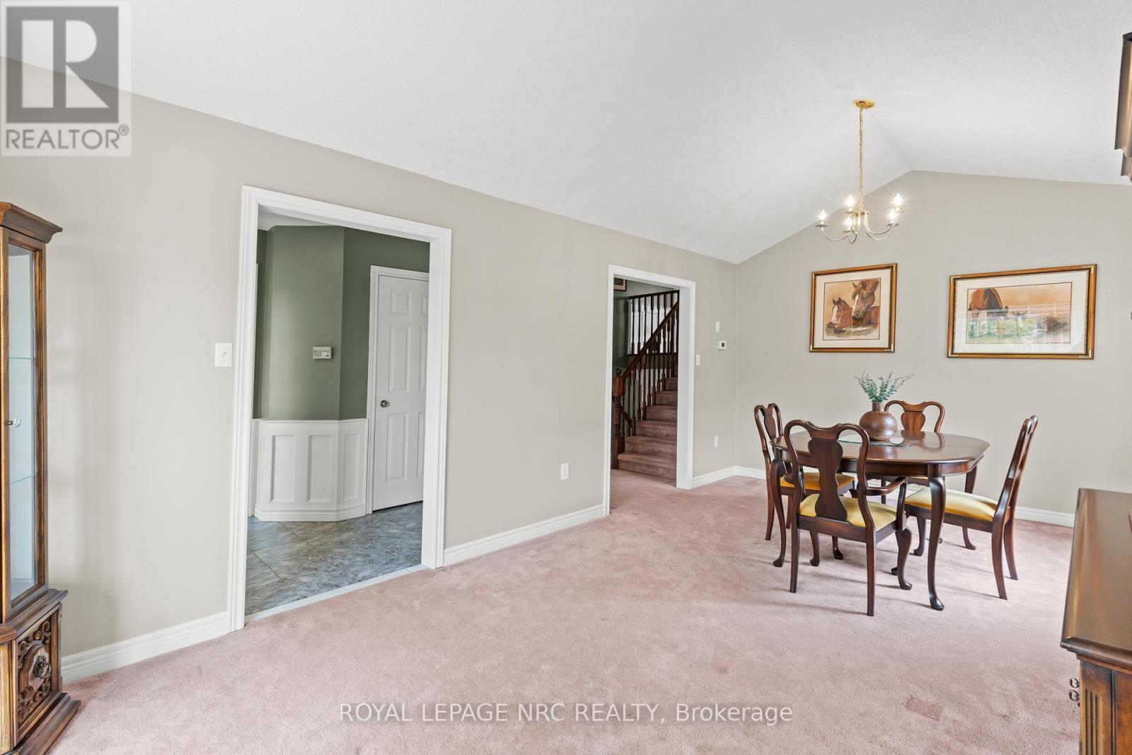 38 Baker Road, Grimsby, Ontario  L3M 5H6 - Photo 8 - X12332649