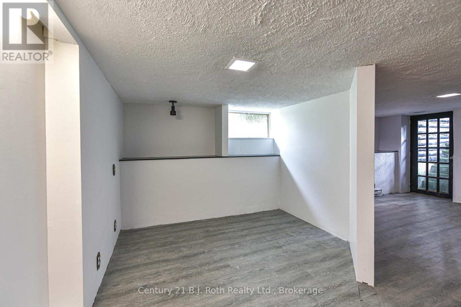 535 High Street, Orillia, Ontario  L3V 4X9 - Photo 24 - S12332700