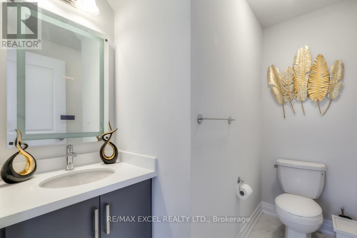 6 Maybank Lane, Whitchurch-Stouffville, Ontario  L4A 4X7 - Photo 12 - N12332636