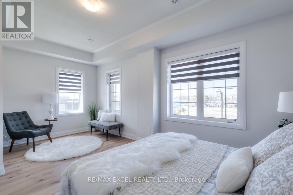 6 Maybank Lane, Whitchurch-Stouffville, Ontario  L4A 4X7 - Photo 23 - N12332636