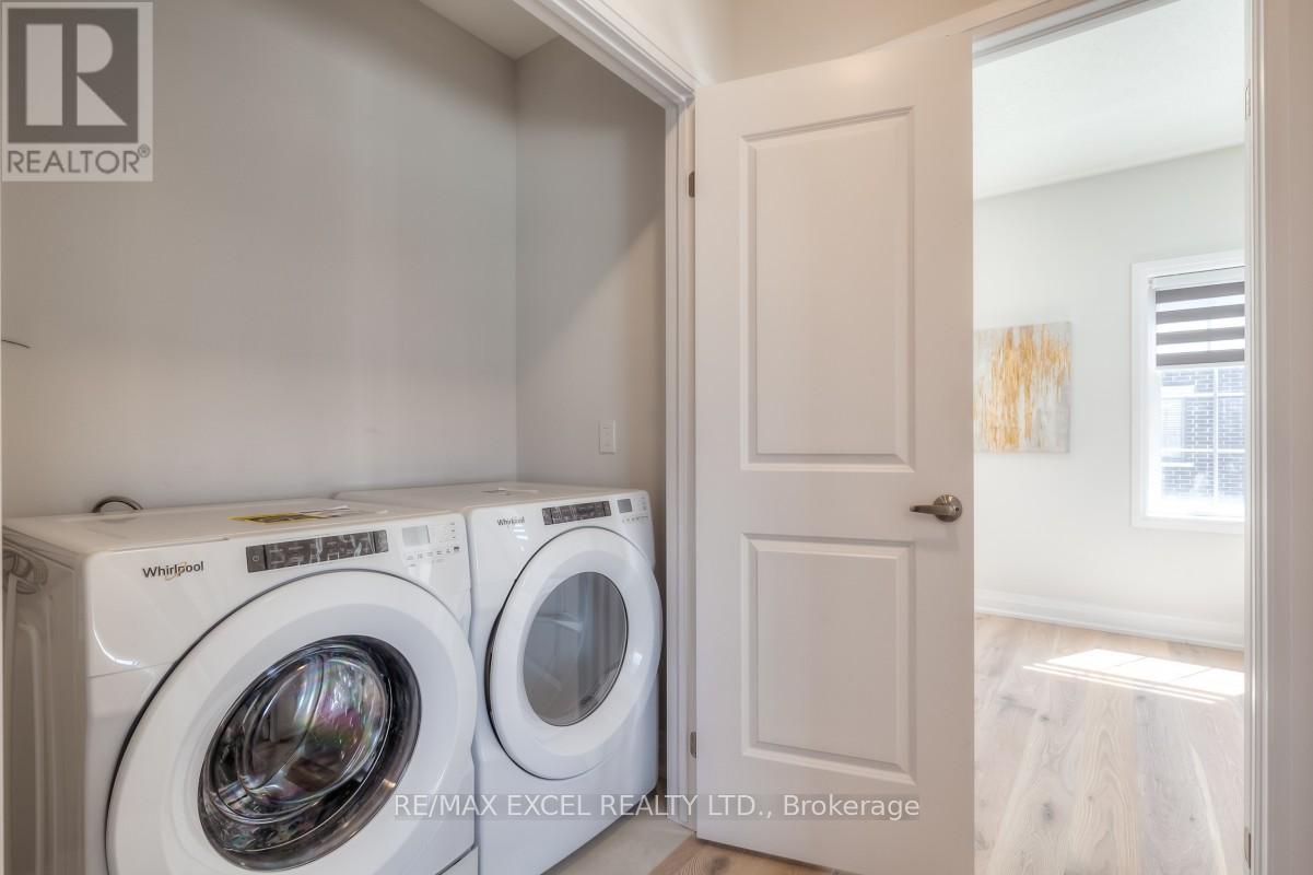 6 Maybank Lane, Whitchurch-Stouffville, Ontario  L4A 4X7 - Photo 31 - N12332636