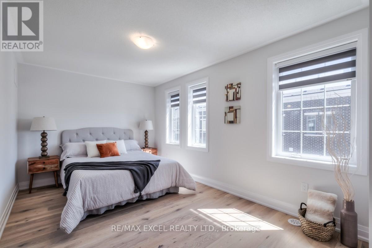 6 Maybank Lane, Whitchurch-Stouffville, Ontario  L4A 4X7 - Photo 40 - N12332636