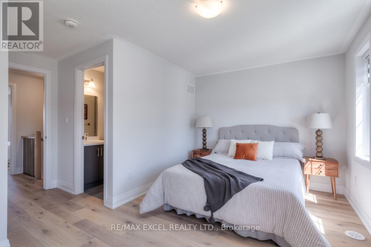 6 Maybank Lane, Whitchurch-Stouffville, Ontario  L4A 4X7 - Photo 41 - N12332636