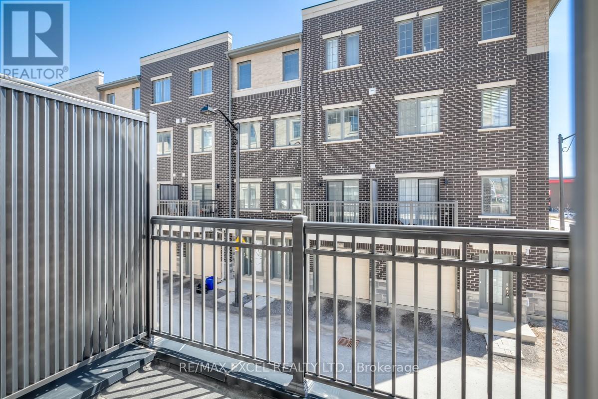 6 Maybank Lane, Whitchurch-Stouffville, Ontario  L4A 4X7 - Photo 45 - N12332636