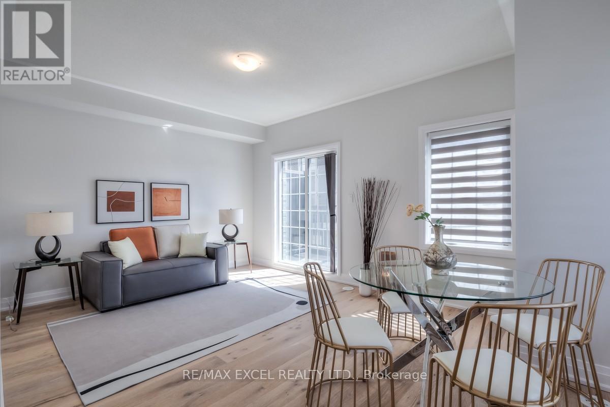 6 Maybank Lane, Whitchurch-Stouffville, Ontario  L4A 4X7 - Photo 5 - N12332636