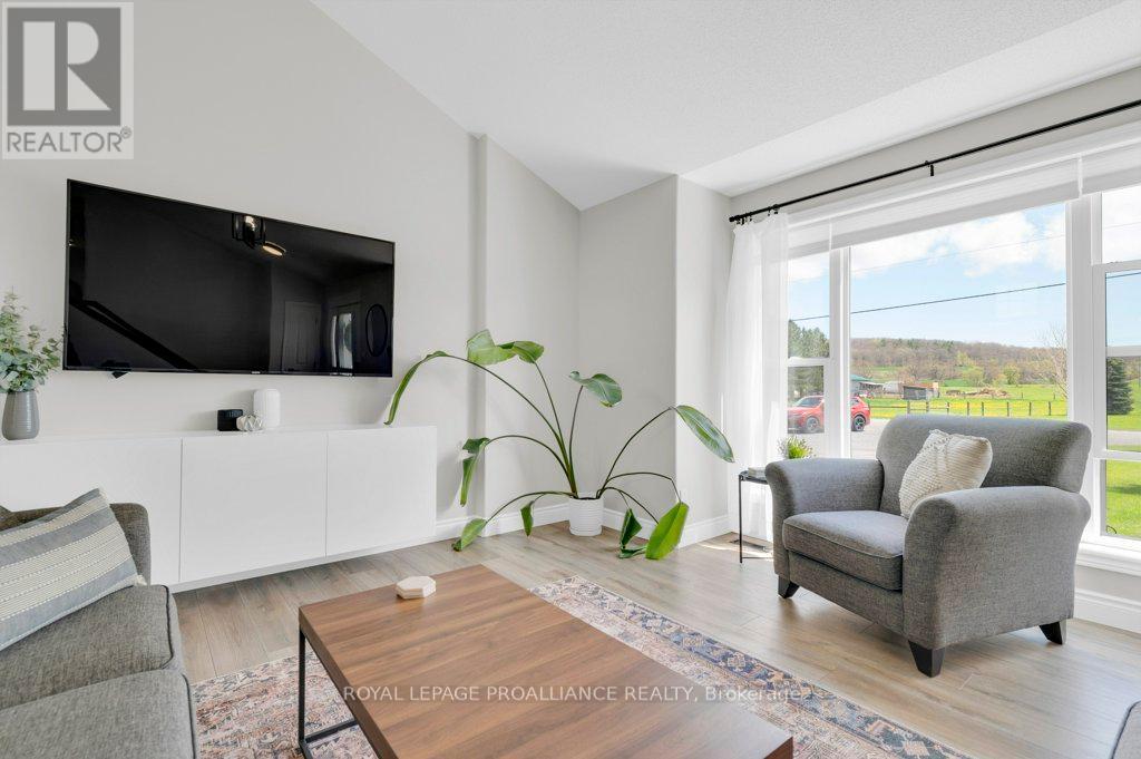 1640 Carman Road, Quinte West, Ontario  K8V 5P4 - Photo 11 - X12332739