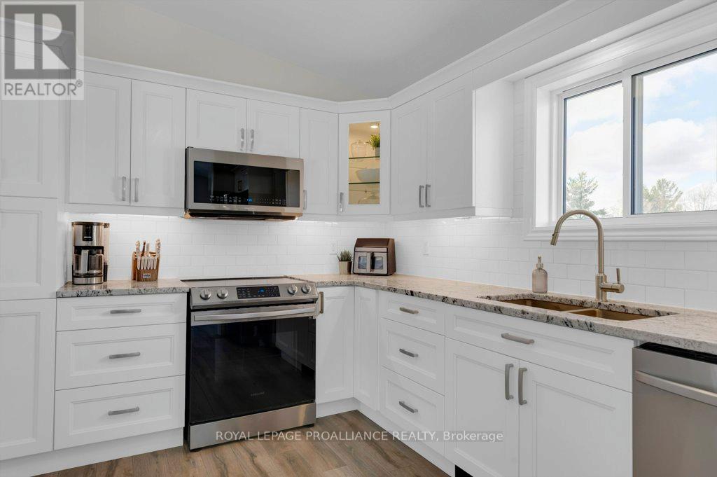 1640 Carman Road, Quinte West, Ontario  K8V 5P4 - Photo 15 - X12332739